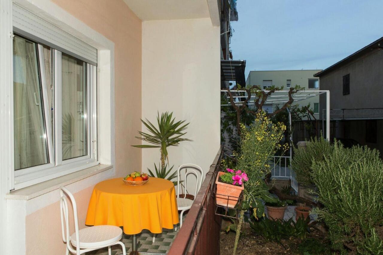 Beautiful Apartment In Center Of 트로기르 외부 사진